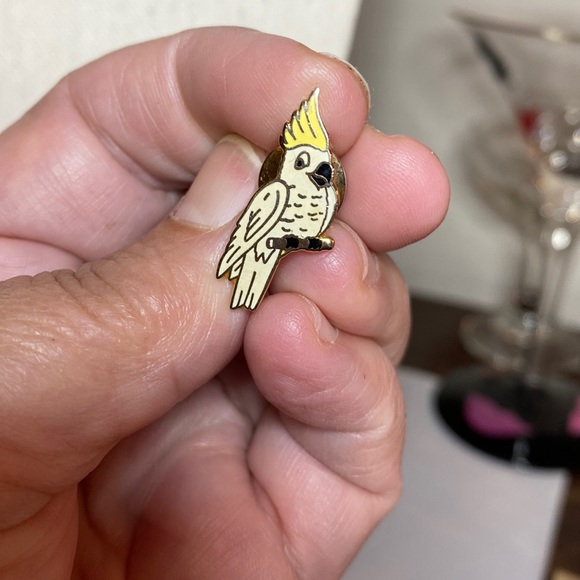 Small cockatiel tack pin - Picture 2 of 4